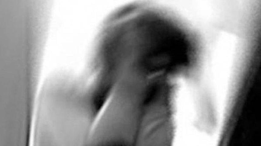 Kız kardeşlerin babalarına kurduğu 'cinsel istismar' tuzağı kan dondurdu