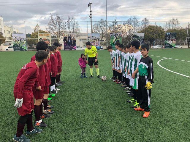 Minikler futbol şenliği  renkli anlara sahne oldu