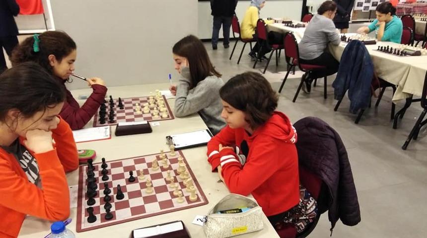 Satrancın yıldızları yarıştı