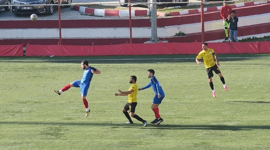 Aliağaspor, Derince deplasmanından &uuml;&ccedil; puanla d&ouml;nd&uuml;