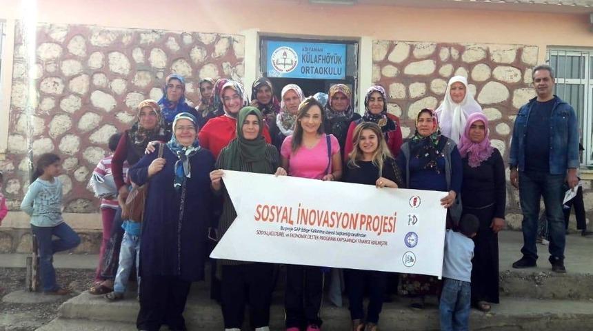 Kadınlar bağımlılıkla ilgili bilgilendiriliyor