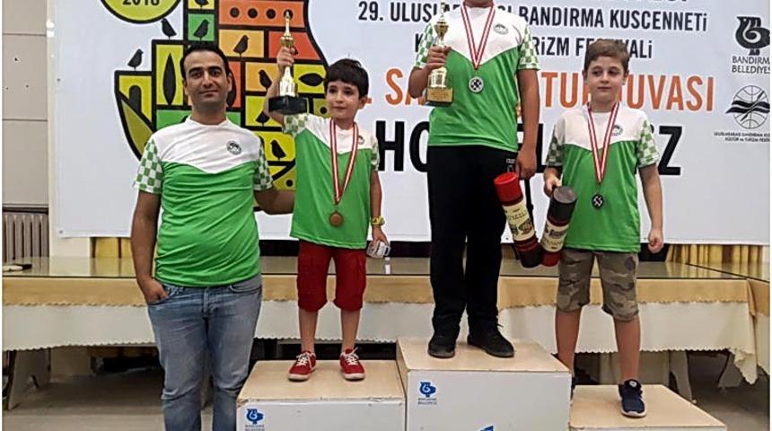 Bu &ccedil;ocuklar başarıya doymuyor