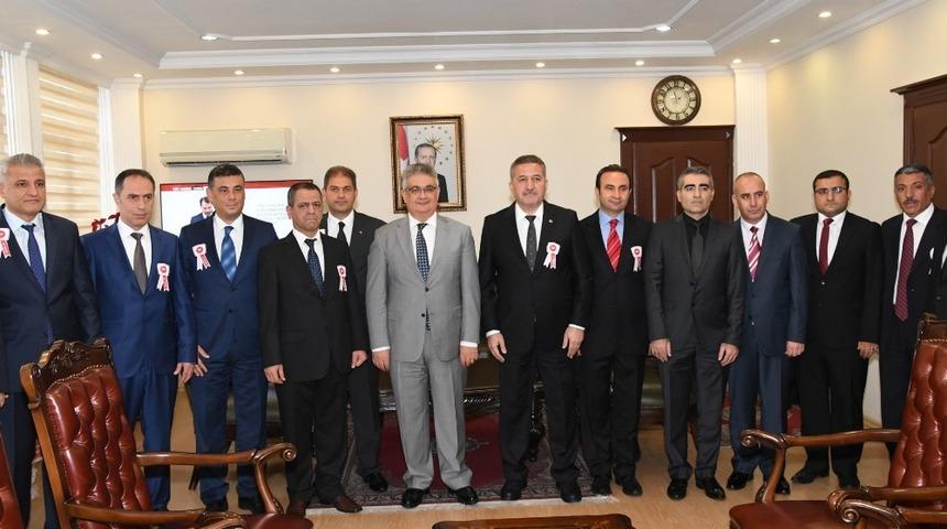 M&uuml;d&uuml;r Aslandere Vali Pekmez ile bir araya geldi