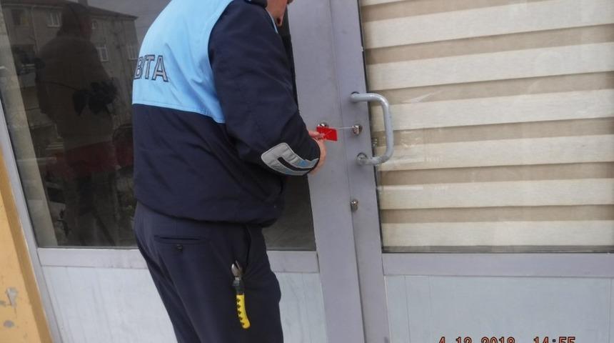 Gebze&rsquo;de ruhsatsız 2 kahvehane kapatıldı