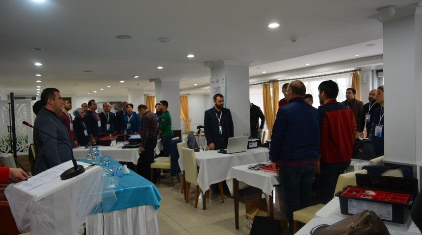 &Uuml;nye Geleceği Kodluyor