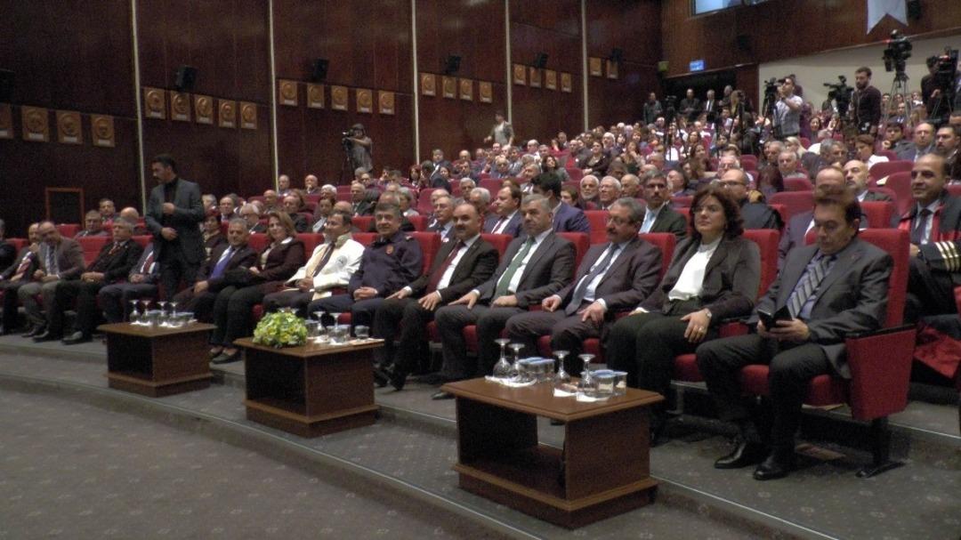 ER&Uuml; Tıp Fak&uuml;ltesinin kuruluşunun 50&rsquo;nci yıl d&ouml;n&uuml;m&uuml; kutlandı