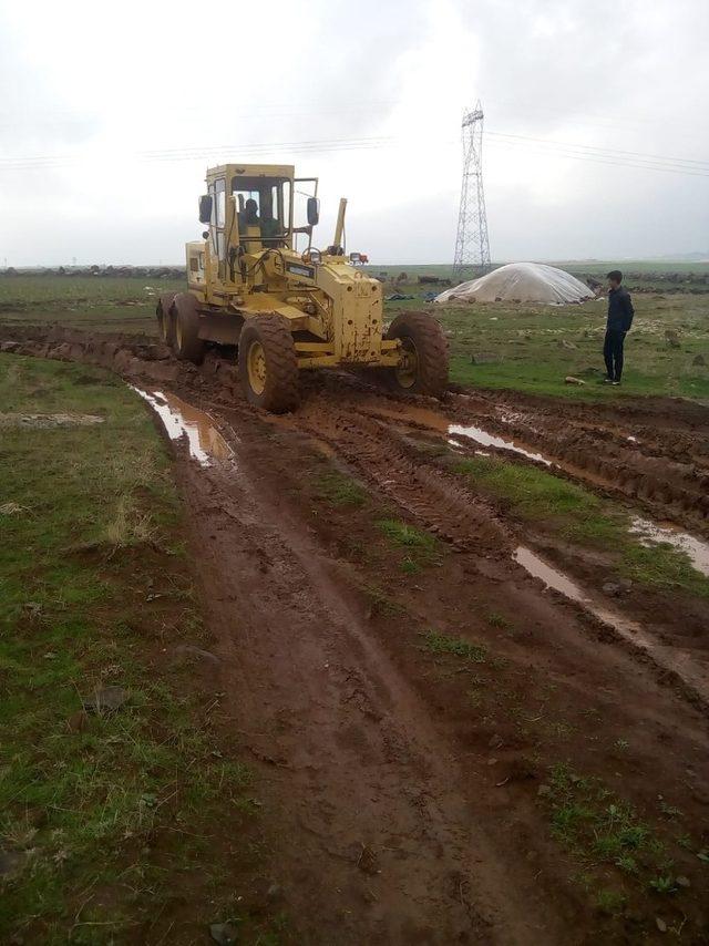 Büyükşehir yol sorununu çözdü