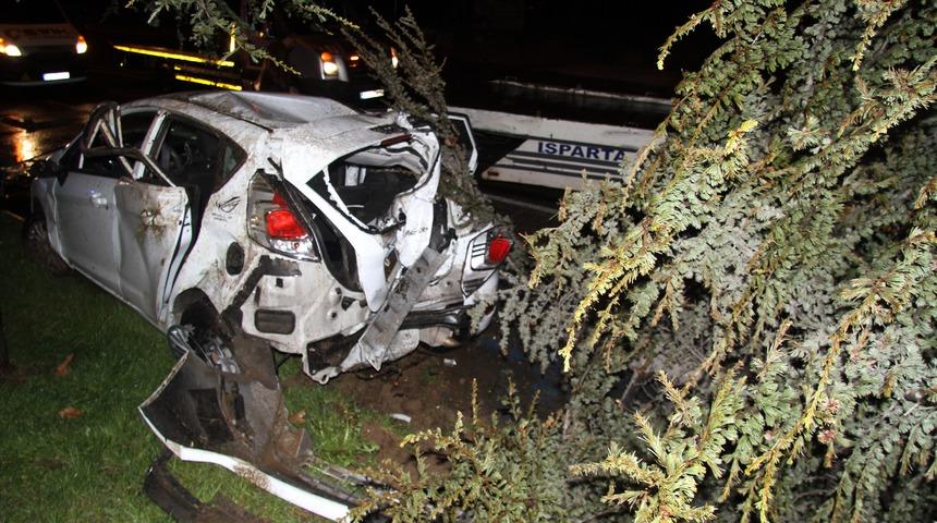 Aracı hurdaya döndü! O ise kazadan burnu bile kanamadan kurtuldu!