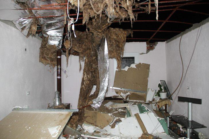 Fethiye ve Bodrum'da fırtına çatıları uçurdu G1