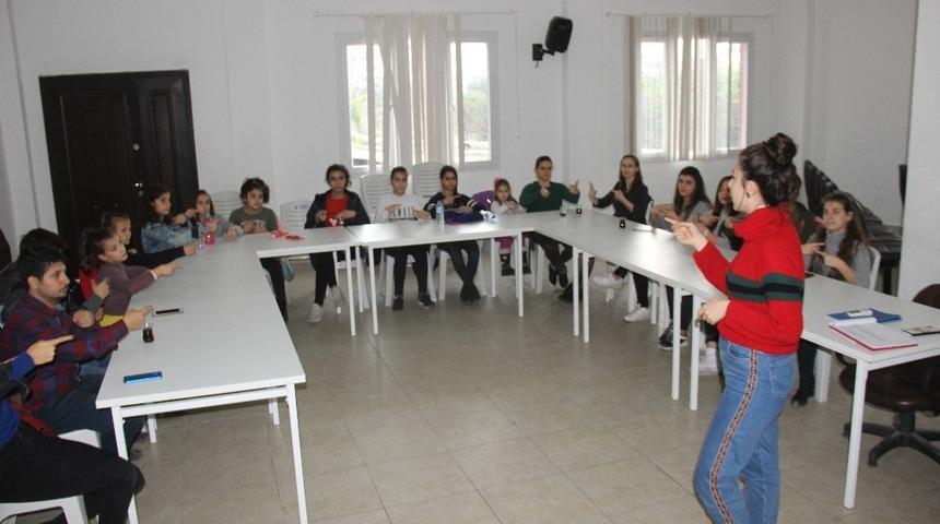 Samandağ Belediyesi’nden “İşaret Dili Eğitimi”