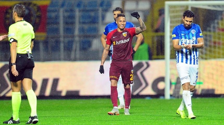 Tjaronn Chery yine attı