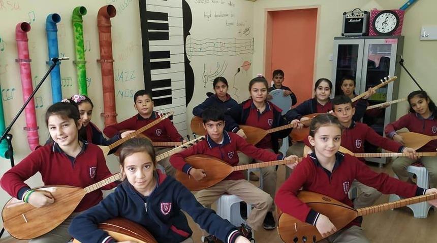 Taytan&rsquo;da m&uuml;zik sınıfı oluşturuldu