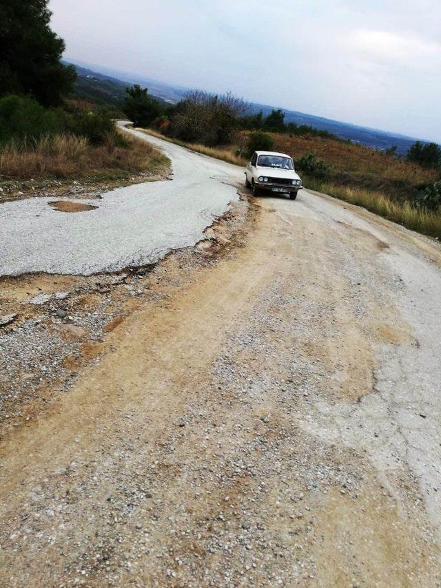 Karaisalı’da yol sorunu