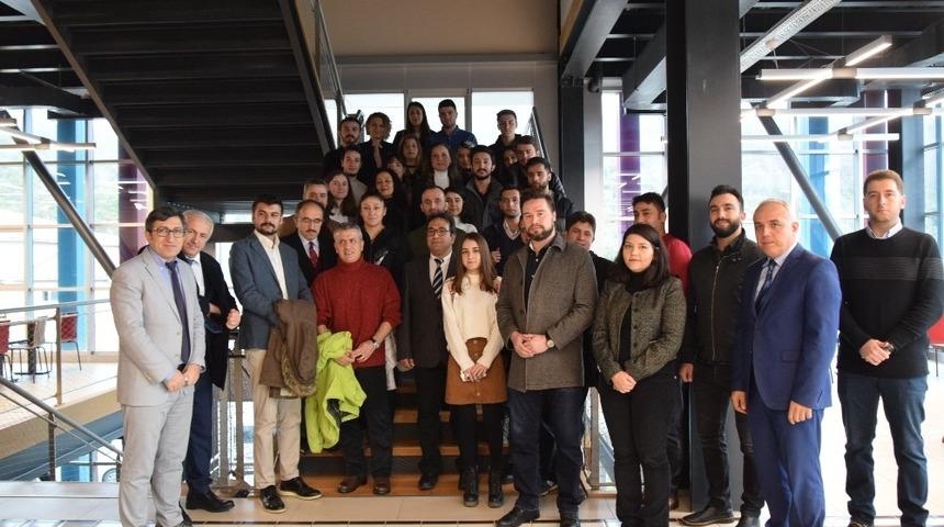 Rekt&ouml;r &Ccedil;akar başarılı &ouml;ğrencilerle buluştu