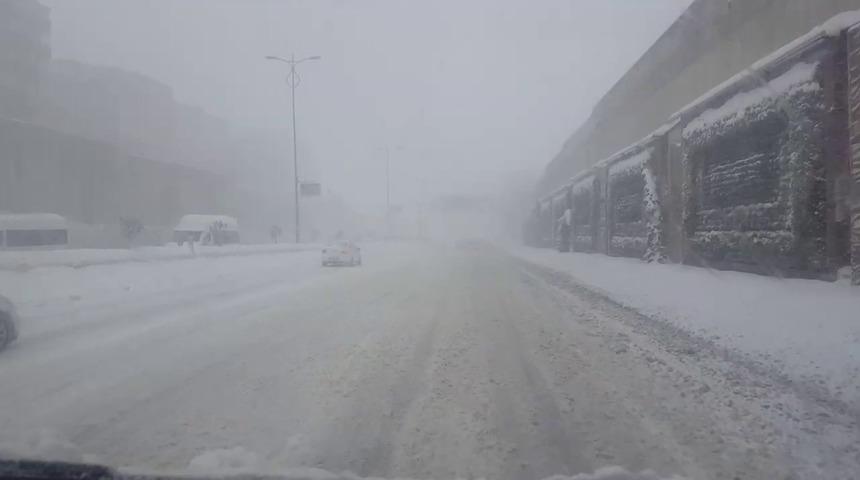 Doğu Anadolu'da kuvvetli rüzgar ve tipi uyarısı