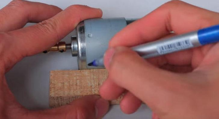 Çinli mühendis tahta parçasıyla işe başladı, milyonlar gözünü ayırmadan seyretti!  G1