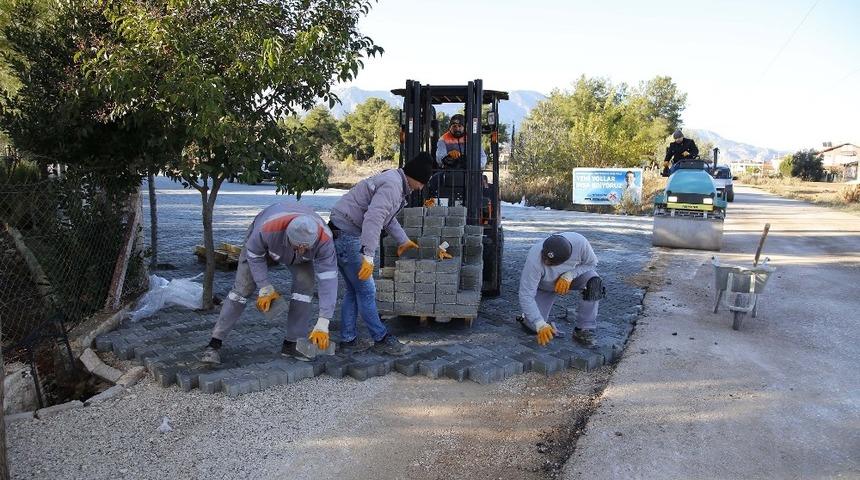 D&ouml;şemealtı kilitli parke taşıyla &ouml;r&uuml;l&uuml;yor