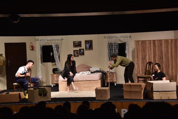 Bozüyük’te “Son gün” oyunu sahnelendi G5