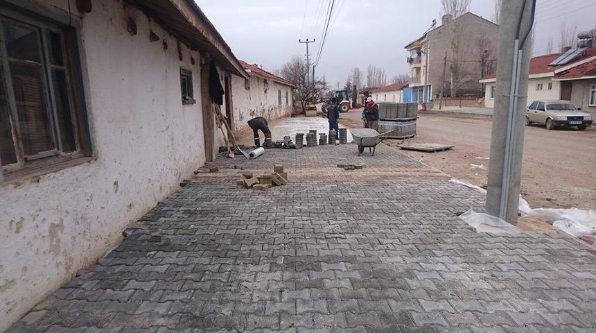 Aslanapa&rsquo;da &ccedil;evre d&uuml;zenleme &ccedil;alışmaları aralıksız devam ediyor