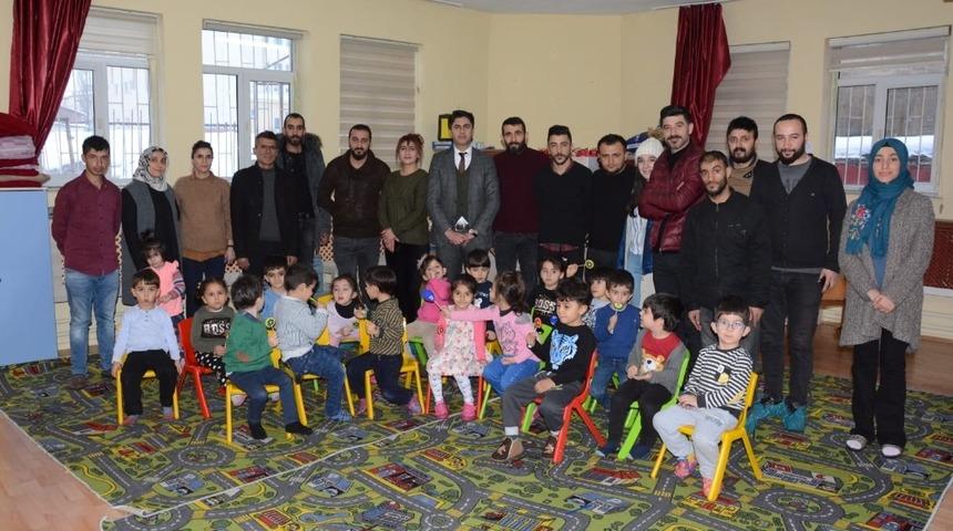 Reng-i Hakkari&rsquo;den miniklere anlamlı ziyaret