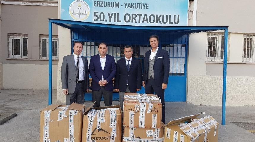 Curling Federasyonu&rsquo;ndan malzeme desteği