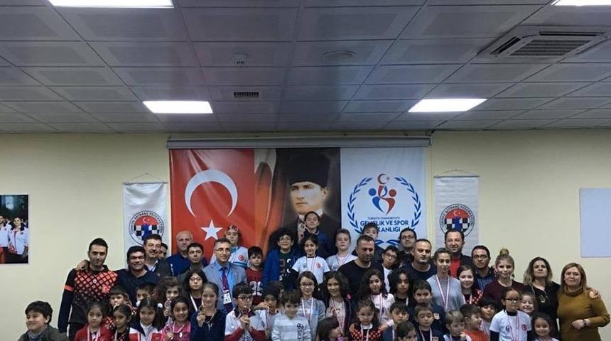 Satran&ccedil; K&uuml;&ccedil;&uuml;kler İl Birinciliği Sona Erdi