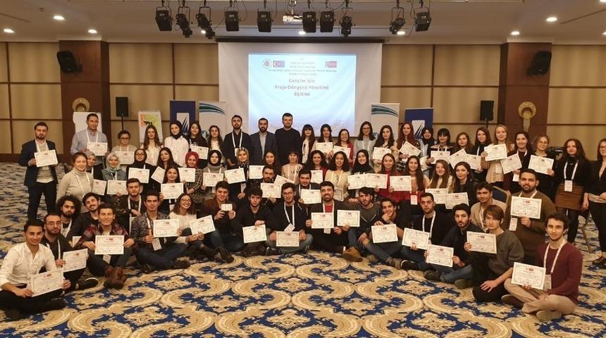 Gen&ccedil;lere proje d&ouml;ng&uuml;s&uuml; eğitimi verildi