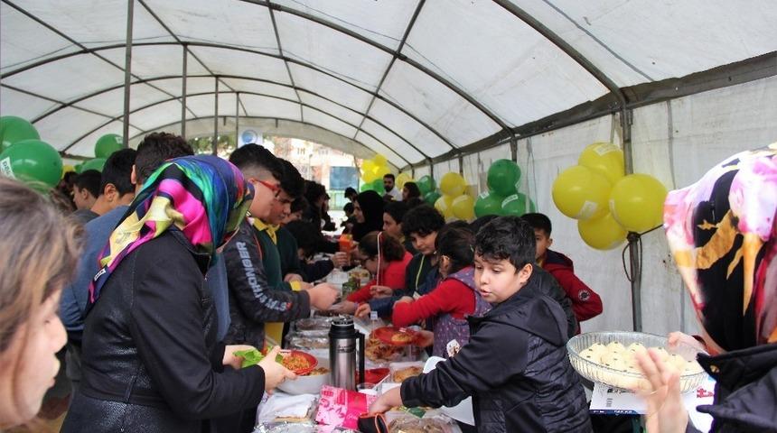 Lise &ouml;ğrencilerinden anlamlı davranış