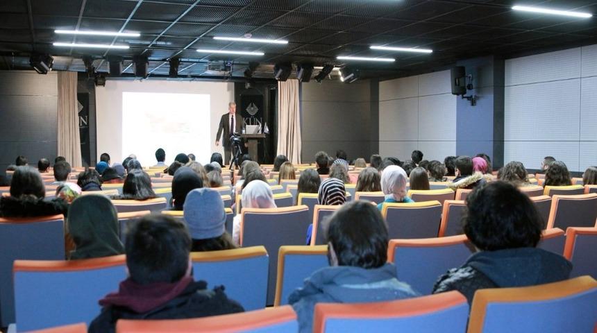 Kapadokya &Uuml;niversitesinde Osmanlı ekonomisi konuşuldu