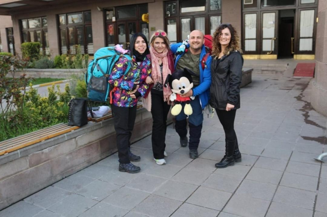 Oyuncak ve kıyafetler Van&rsquo;daki &ccedil;ocuklara