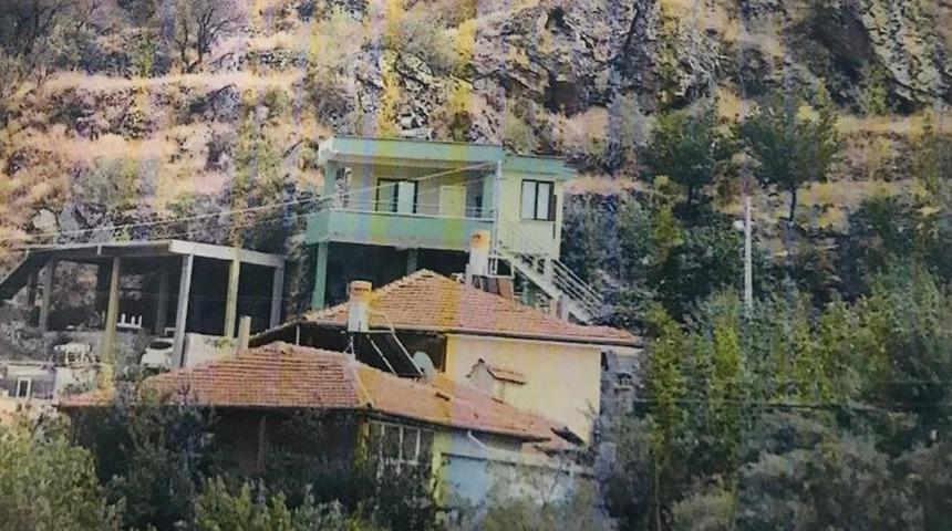 FET&Ouml; sanıklarının yakalandığı bağ evinde keşif yapıldı