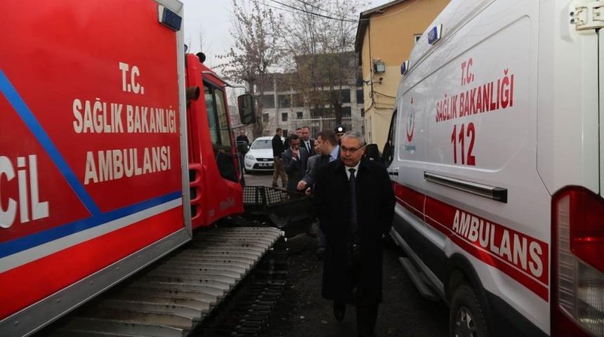 Vali G&uuml;nd&uuml;z&ouml;z&rsquo;den 112 Komuta Kontrol Merkezine ziyaret