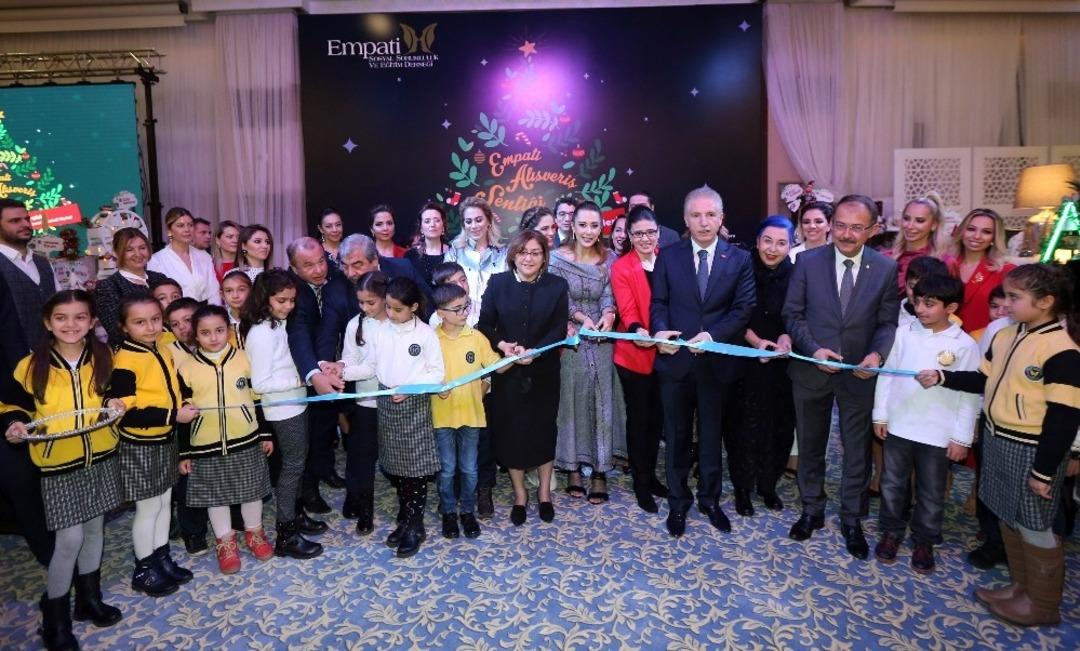 Eğitim i&ccedil;in alişveriş yaptilar