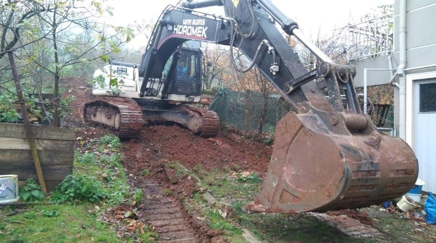 Kartepe&rsquo;de yol a&ccedil;ım &ccedil;alışmaları s&uuml;r&uuml;yor