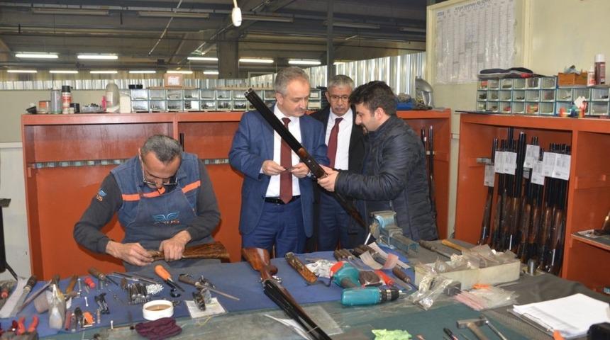 Rekt&ouml;r &Ouml;z&ccedil;elik: &ldquo;Konya, savunma sanayi konusunda &ouml;nemli bir altyapıya sahip&rdquo;