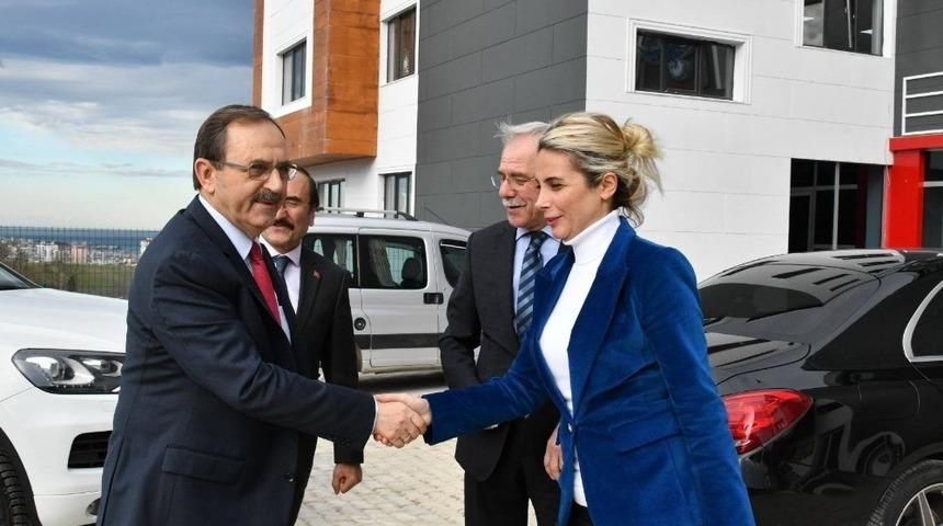 Başkan Zihni Şahin: &ldquo;Eğitim en b&uuml;y&uuml;k g&uuml;&ccedil;&rdquo;