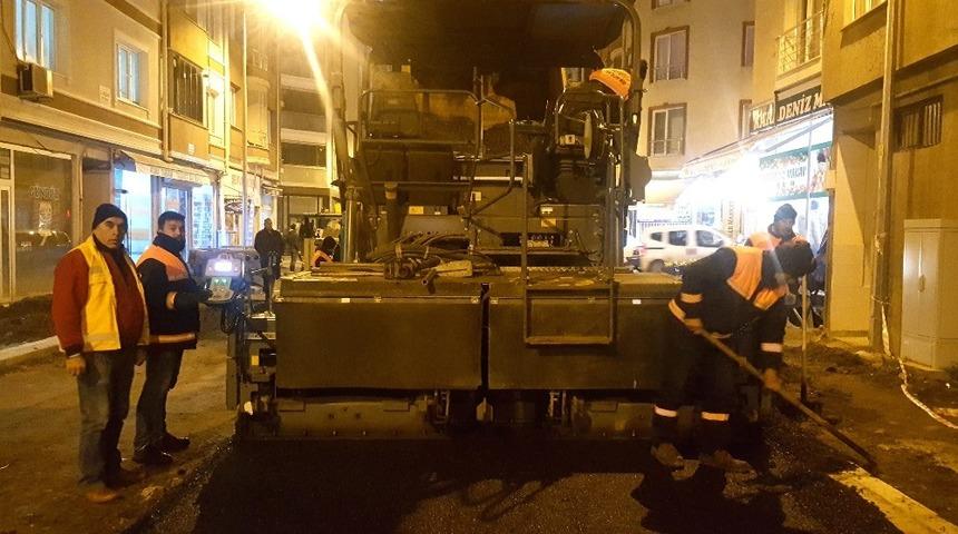 &Ccedil;orlu gece g&uuml;nd&uuml;z asfaltlanıyor