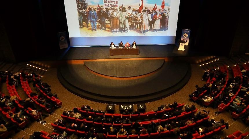 Gaziantep&rsquo;te kadın ve siyaset paneli