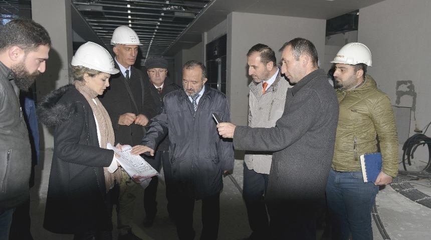 Rektör Çufalı, yeni kütüphane binasında incelemelerde bulundu