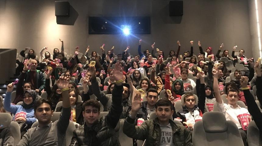 AB Bilgi Merkezindeki İnsan Hatları Film g&uuml;nlerine yoğun ilgi