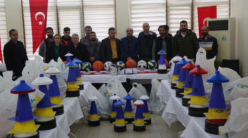 Okullara spor malzemesi desteği