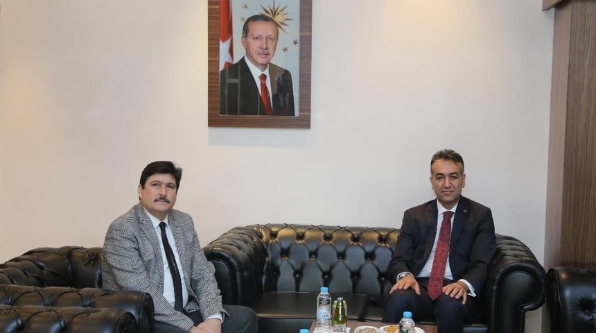 Vali &Ccedil;ağatay&rsquo;dan Rekt&ouml;r Yardım&rsquo;a ziyaret