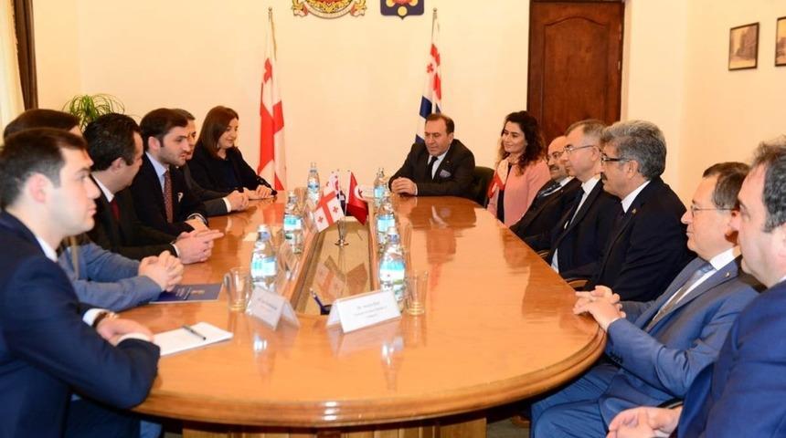 Vali Bilmez, Batum&rsquo;da &ccedil;eşitli toplantı ve ziyaretlerde bulundu