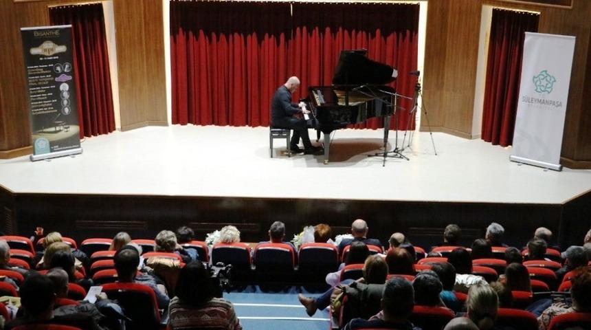 Burçin Büke Tekirdağlı sanatseverleri mest etti