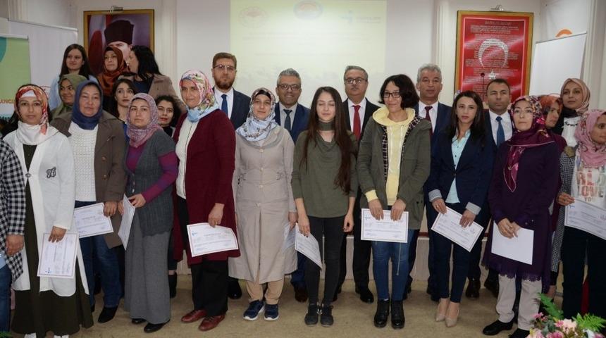 Mersin&rsquo;de kadın &ccedil;ift&ccedil;ilere fidan yetiştiriciliği eğitimi verildi