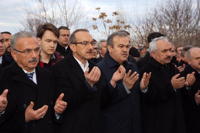 Ordu Valisi Yavuz’un anne acısı