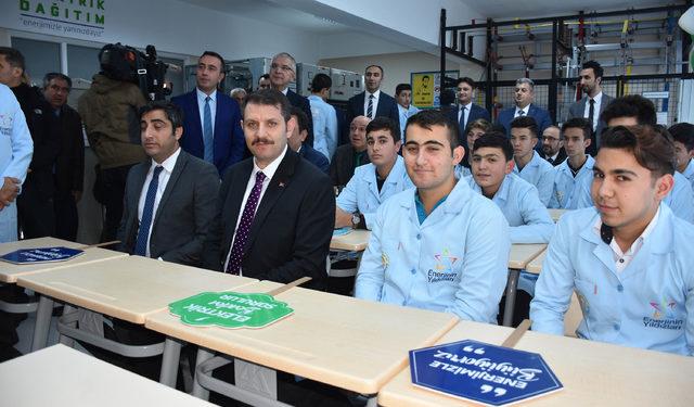 Meslek lisesinde 'Yüksek Gerilim Laboratuvarı' açıldı