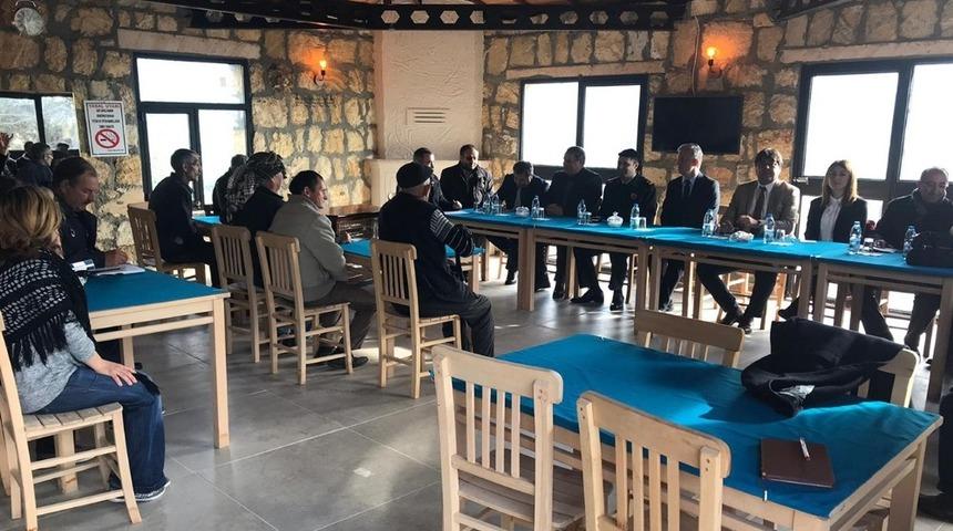 Fo&ccedil;a&rsquo;daki Koca Mehmetler Mahallesinde halk toplantısı