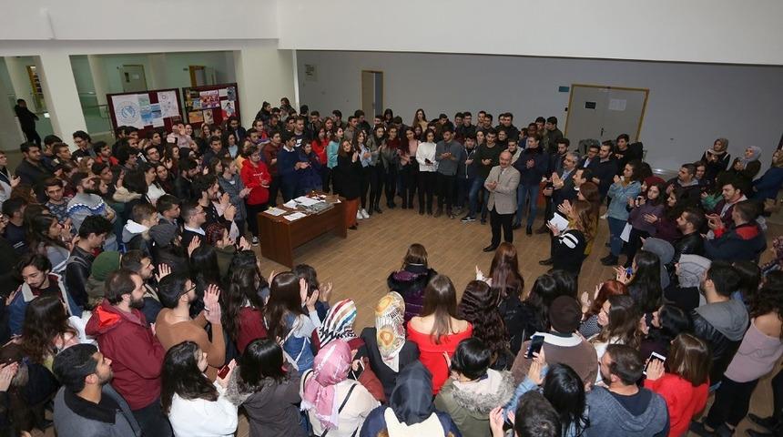 Pinpon topu, davul derisi kullanarak steteskop yaptılar