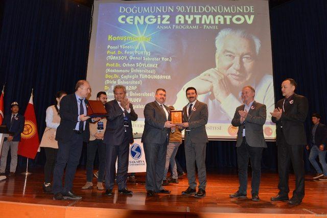 Yazar Cengiz Aytmatov SAÜ’de anıldı